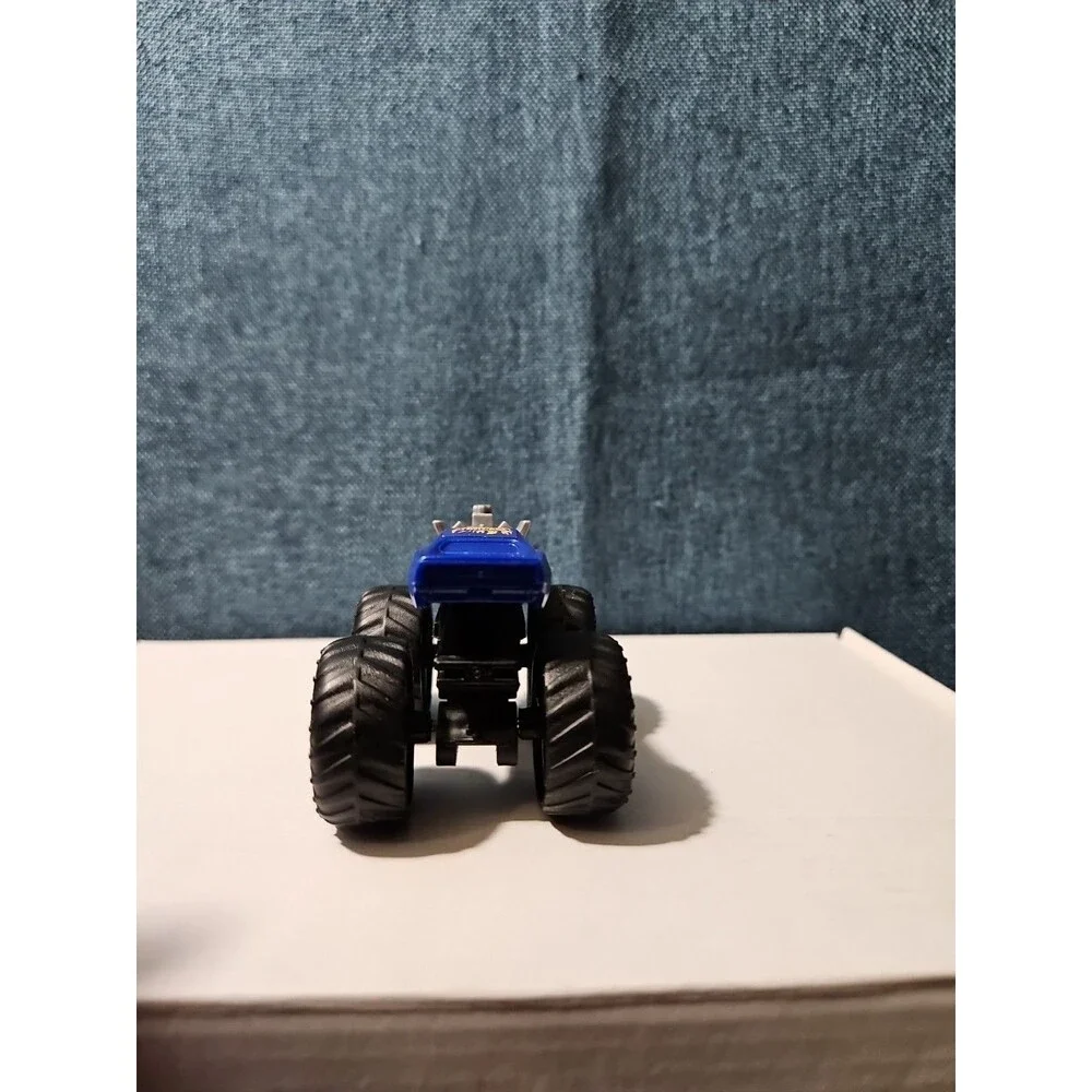 3-Piece Monster Truck Set | Hot Wheels Twin Mill & Howlin' Heat